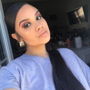 Meet your Posher, Elena